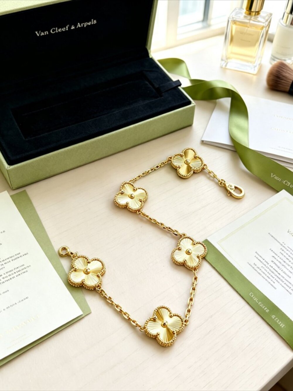 ✨Van Cleef & Arpels Gold Bracelet✨